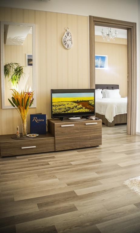 Summerland Beach Privilege Apartment Mamaia Bagian luar foto